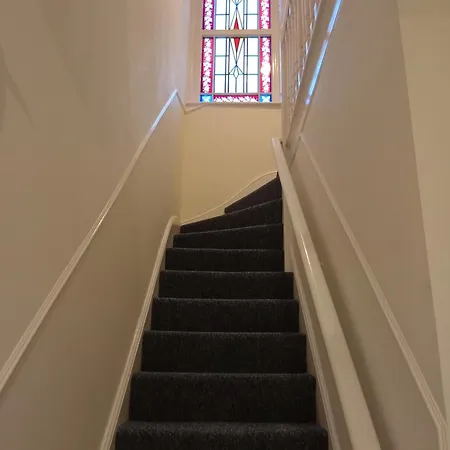 Double Ensuite - Centre 15 Mins Walk From Station -